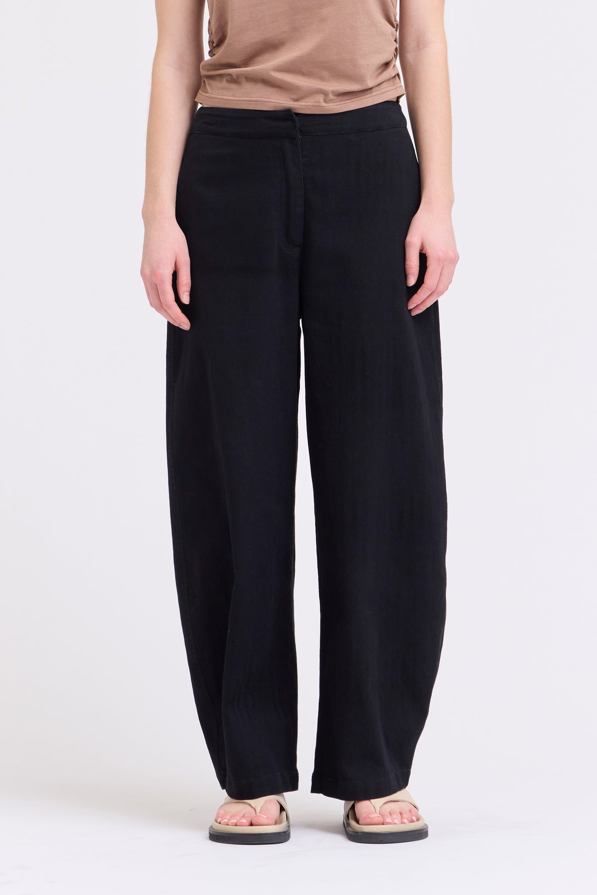 Relaxed Cotton Barrel Pants